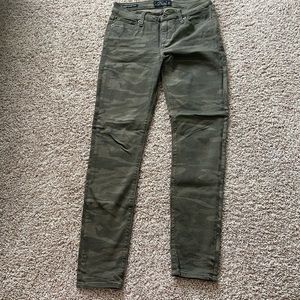 Lucky Brand Brooke Legging Jean stretch denim size 4 / 27 camo